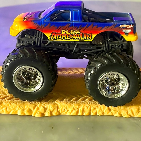 Pure Adrenalin Monster Truck - Picture 7 of 8